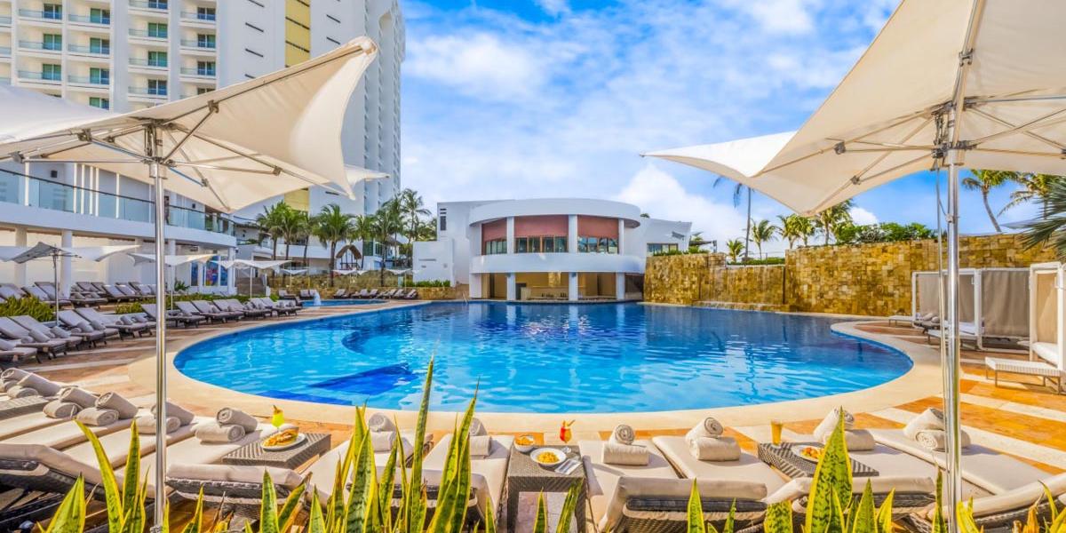 Pools Krystal Grand® Cancún All Inclusive Pools Krystal Grand® Cancún All Inclusive