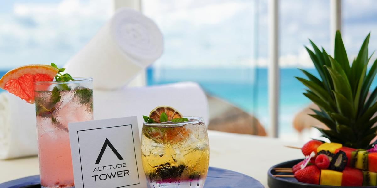 A refreshing welcome Krystal Grand® Cancún All Inclusive A refreshing welcome Krystal Grand® Cancún All Inclusive