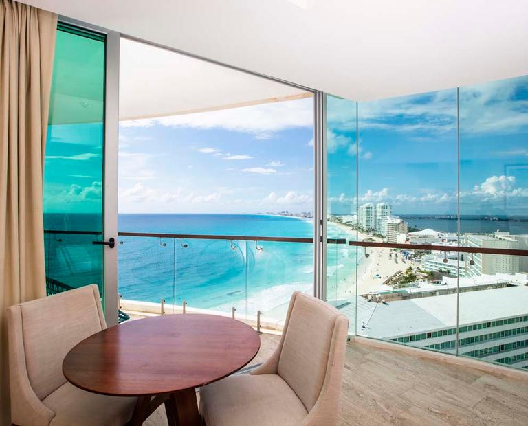 Altitude® Corner Suite Partial Ocean View Krystal Grand® Cancún All Inclusive Altitude® Corner Suite Partial Ocean View Krystal Grand® Cancún All Inclusive