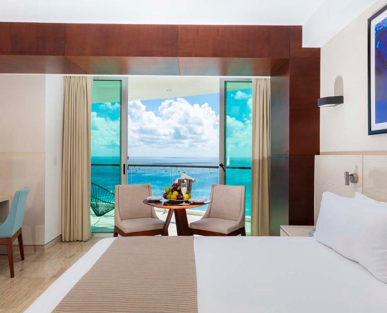 Altitude® Master Suite Krystal Grand® Cancún All Inclusive Altitude® Master Suite Krystal Grand® Cancún All Inclusive