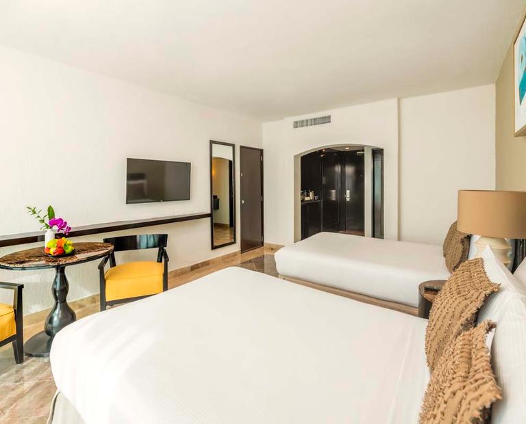 Standard Room Krystal Grand® Cancún All Inclusive Standard Room Krystal Grand® Cancún All Inclusive