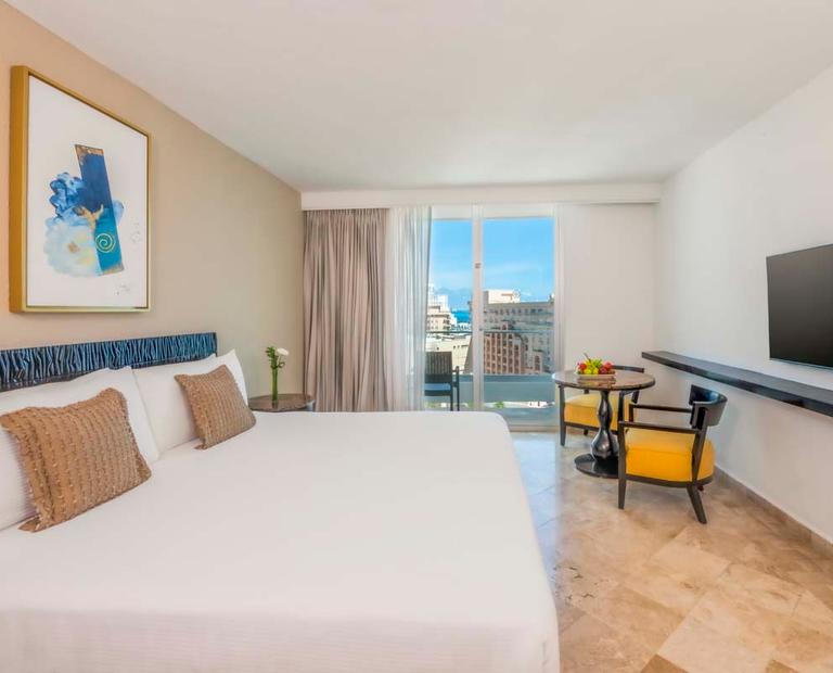 Standard Room Krystal Grand® Cancún All Inclusive Standard Room Krystal Grand® Cancún All Inclusive